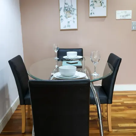 Apartamento Centrally Located 1br Near Edg Cricket, Of Bham, Priory Hospital & Cannon Hill Park